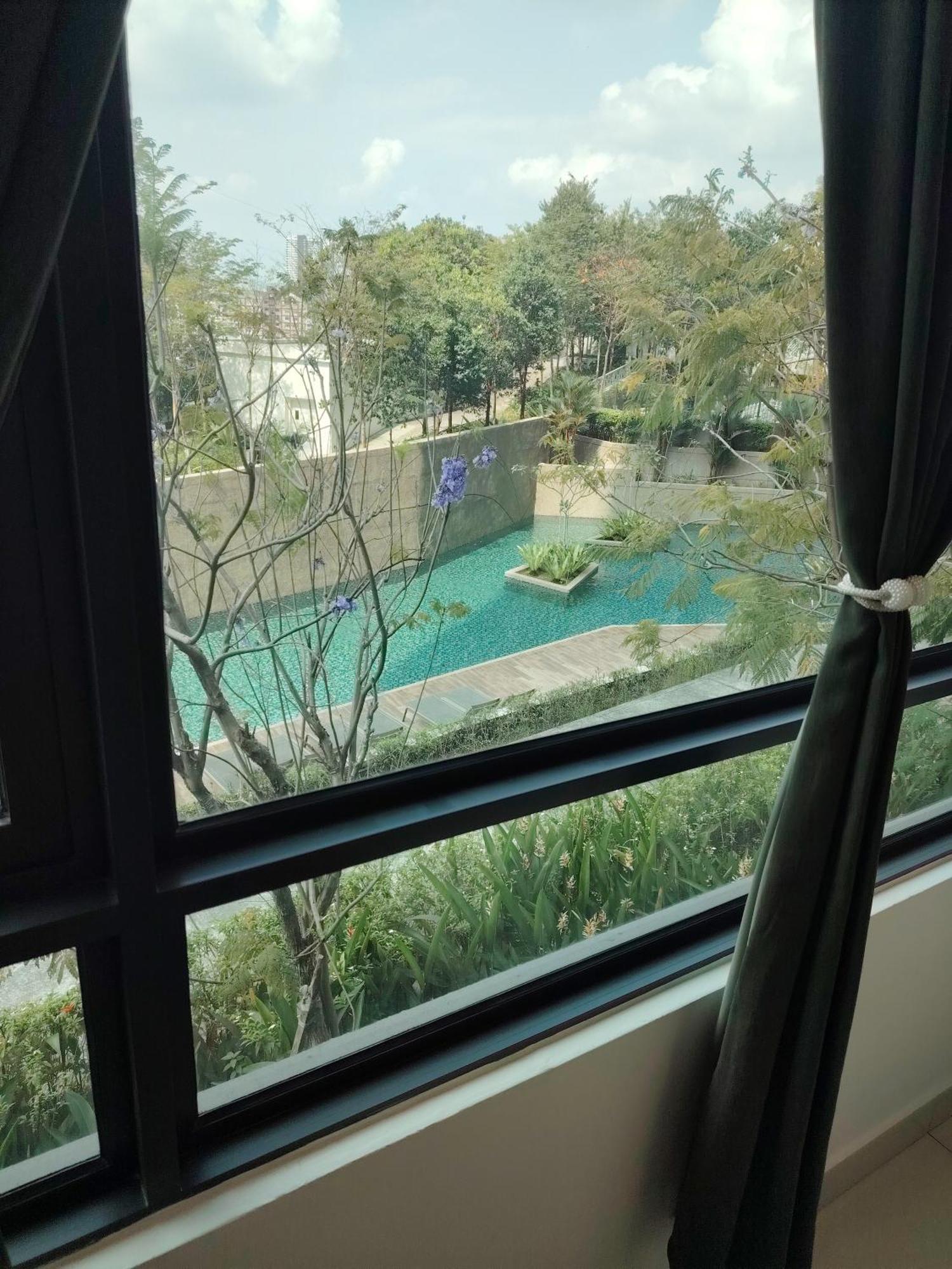 Greenfield With Amazing Pool View And High-speed Wi-fi *