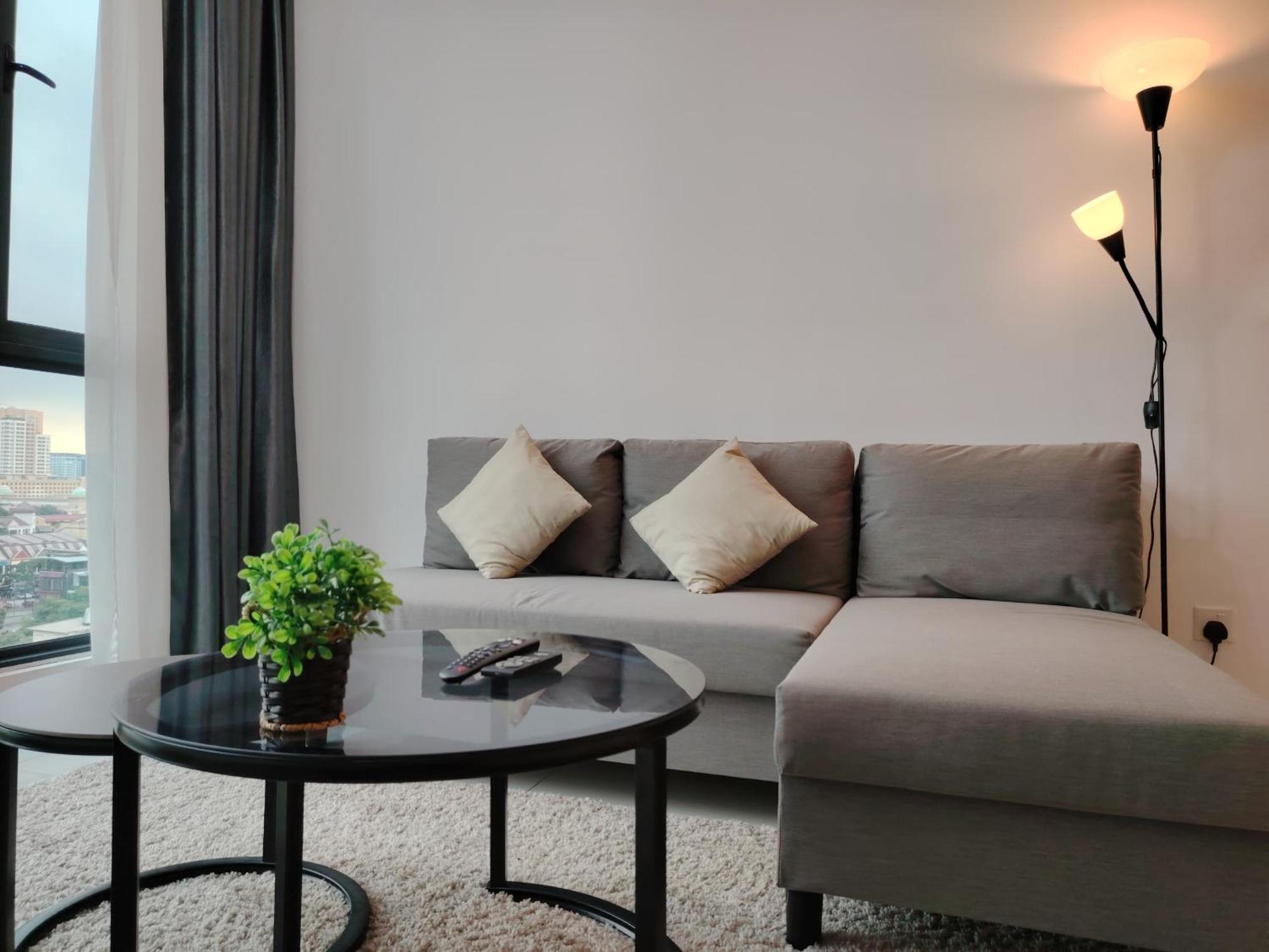 Greenfield With Amazing Pool View And High-speed Wi-fi Apartment *