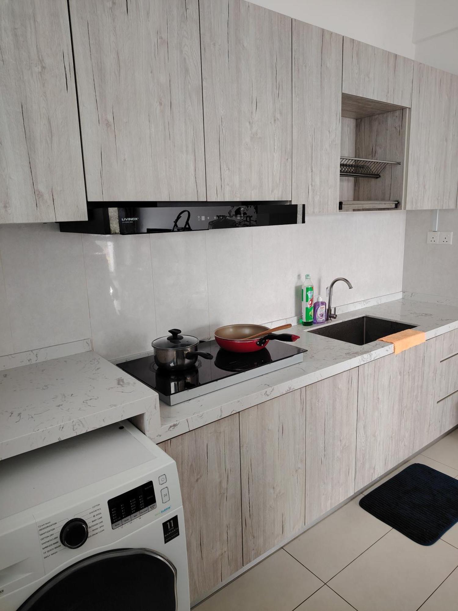 Greenfield With Amazing Pool View And High-speed Wi-fi Petaling Jaya