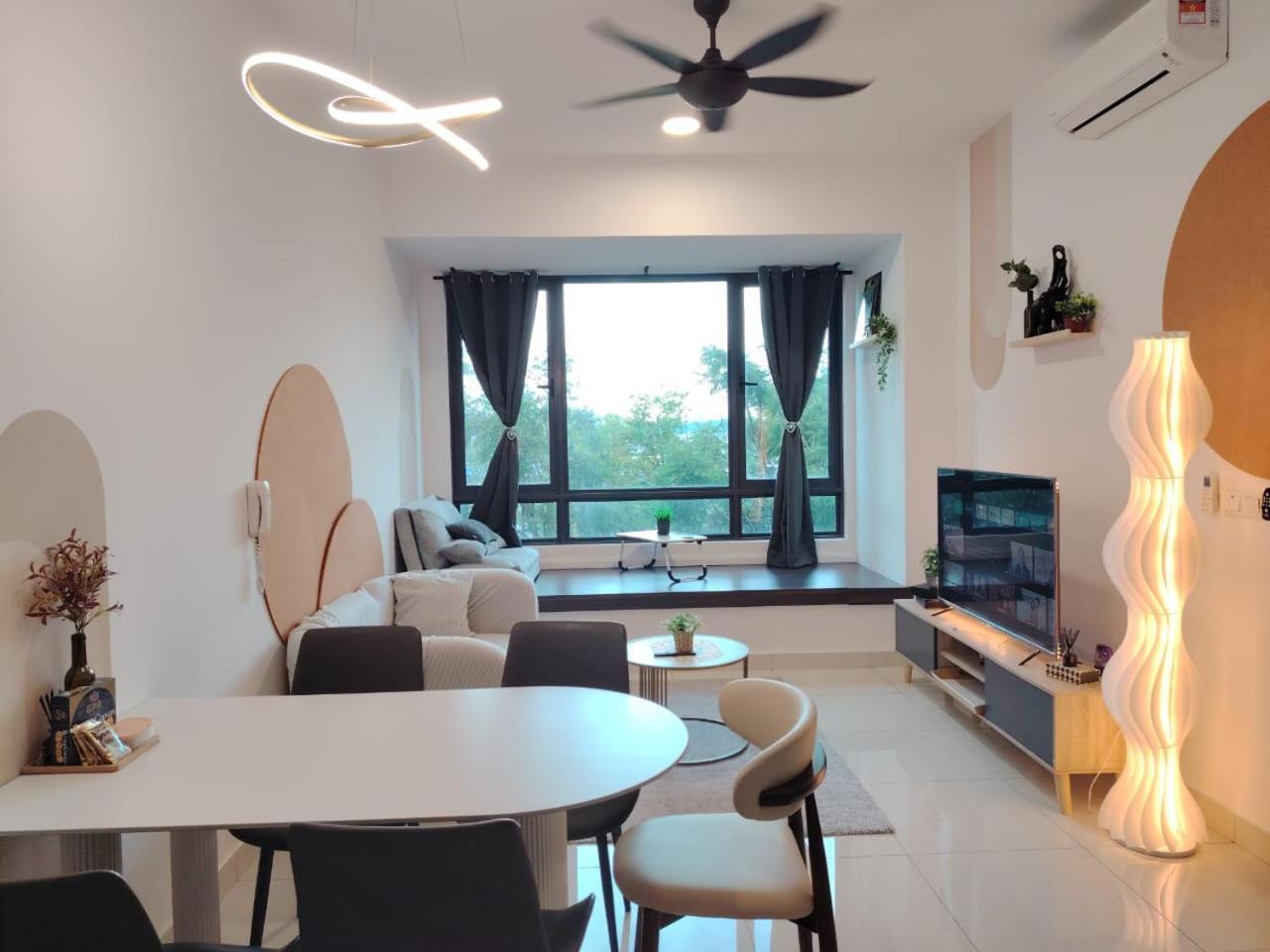 Greenfield With Amazing Pool View And High-speed Wi-fi * Petaling Jaya
