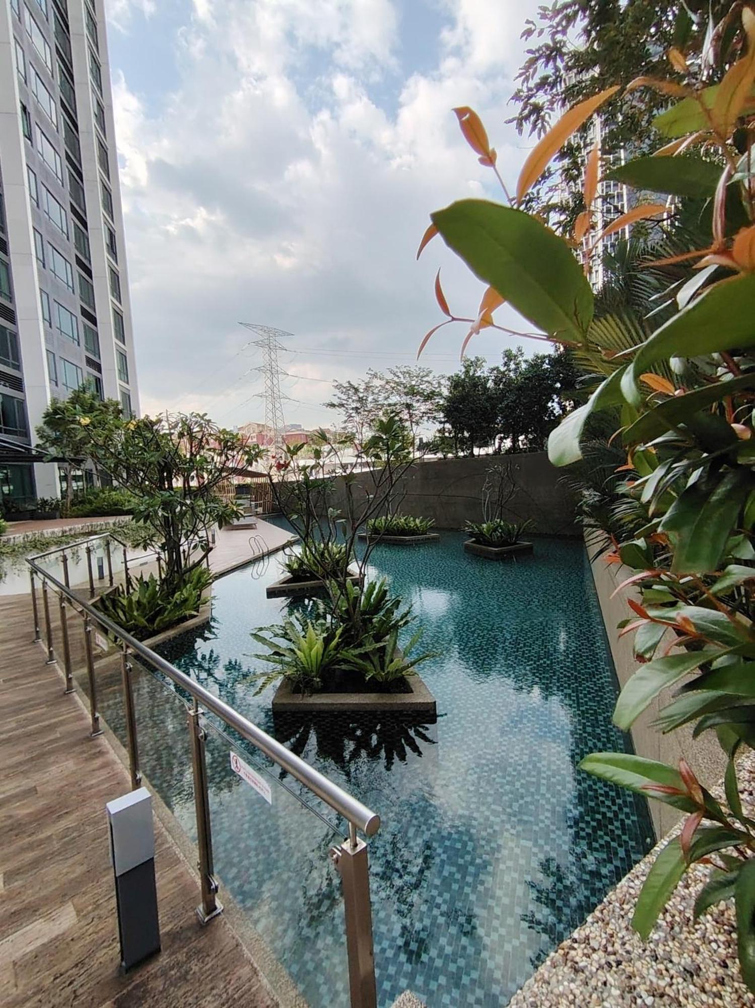 Greenfield With Amazing Pool View And High-speed Wi-fi Petaling Jaya