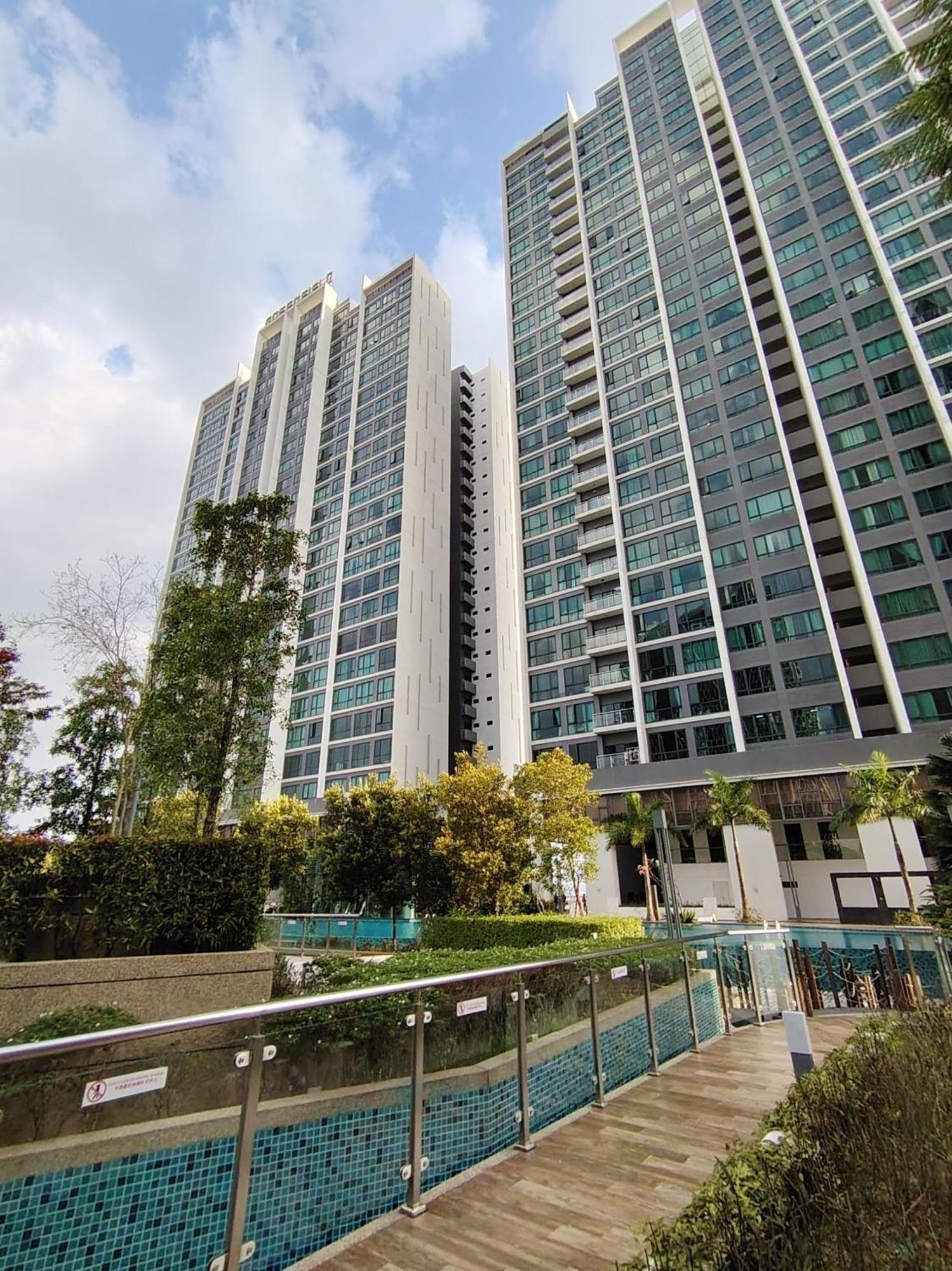 Apartment Greenfield With Amazing Pool View And High-speed Wi-fi