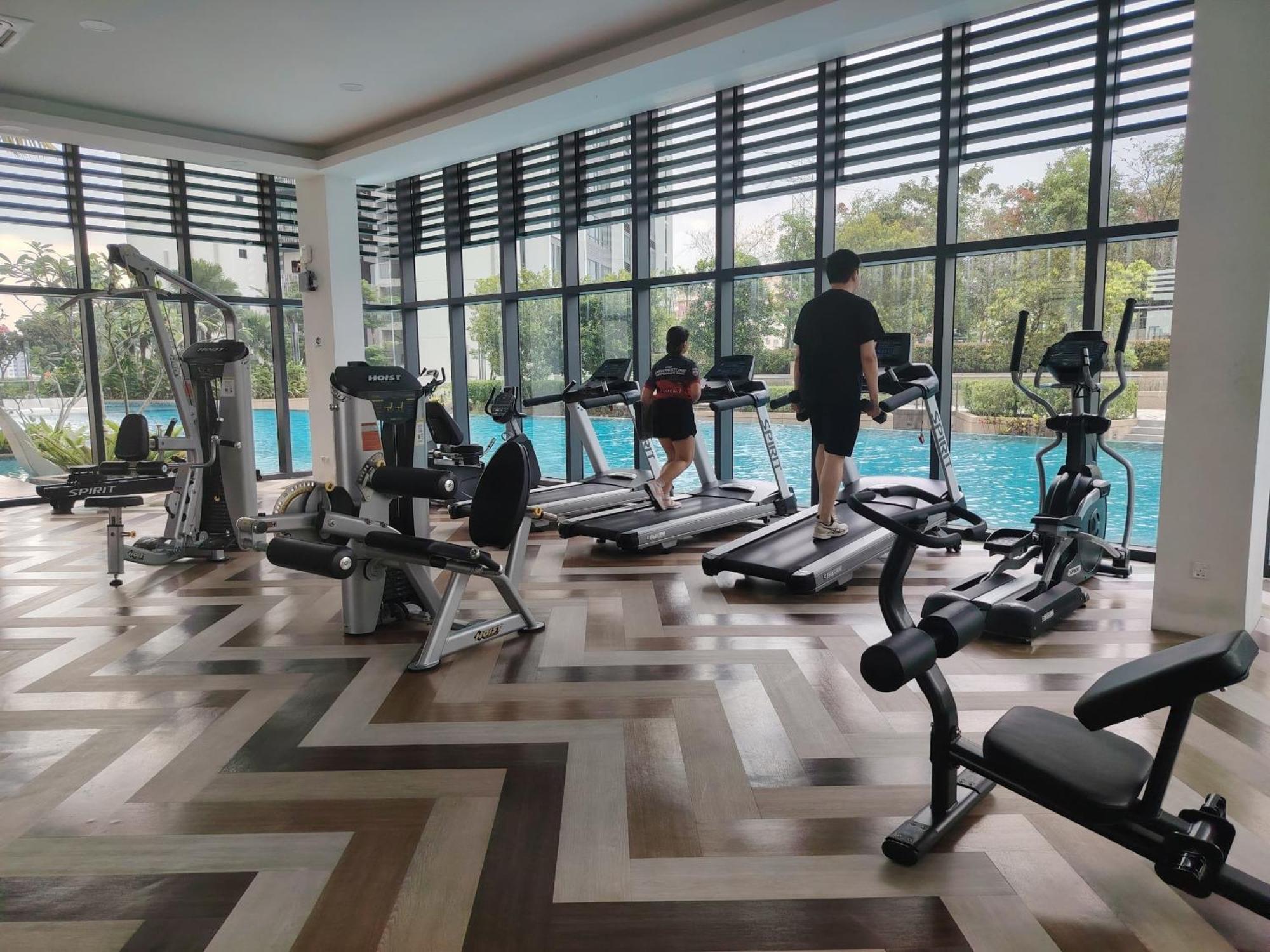 Apartment Greenfield With Amazing Pool View And High-speed Wi-fi *